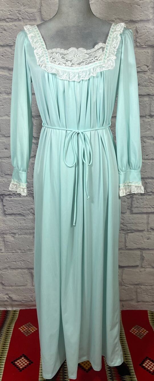 Vintage Saramel Robin's Egg Blue Chemise with Bishop Sleeves and Lace Details